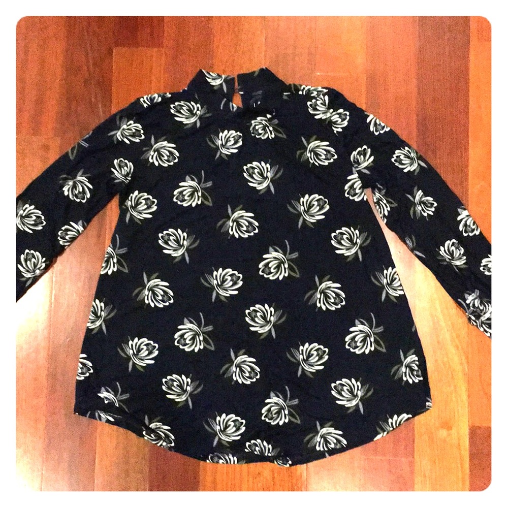 LOFT outlet floral blouse size XS
